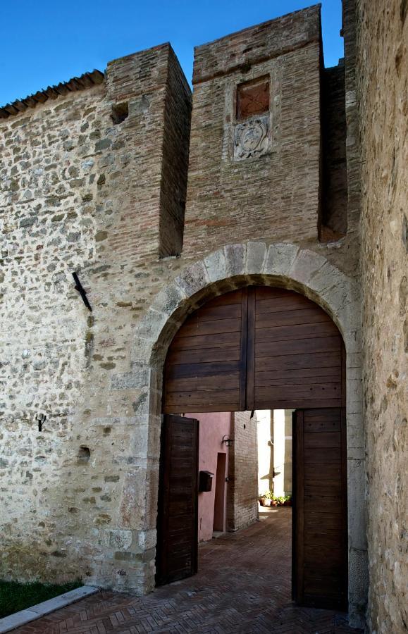 Torre Della Botonta Bed & Breakfast Castel Ritaldi Bagian luar foto