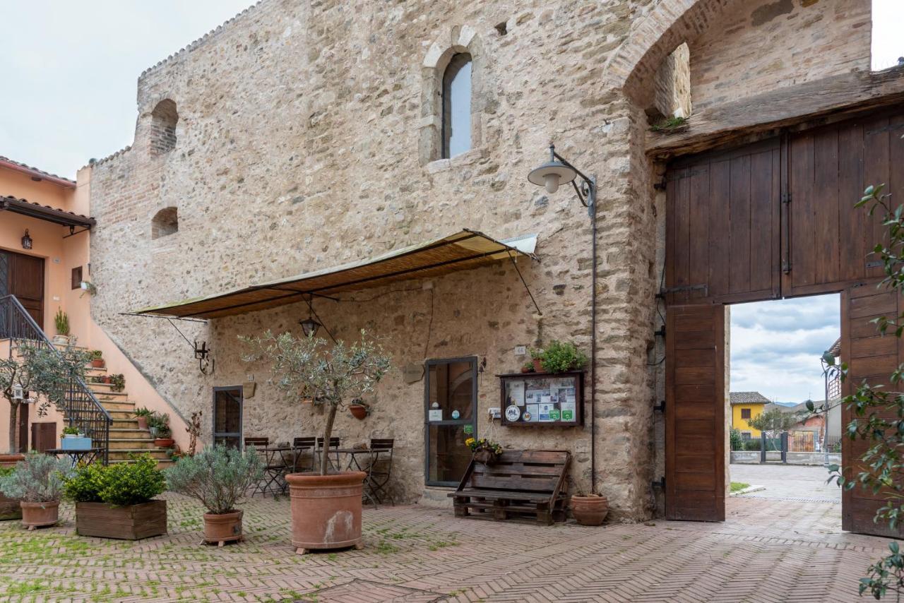 Torre Della Botonta Bed & Breakfast Castel Ritaldi Bagian luar foto