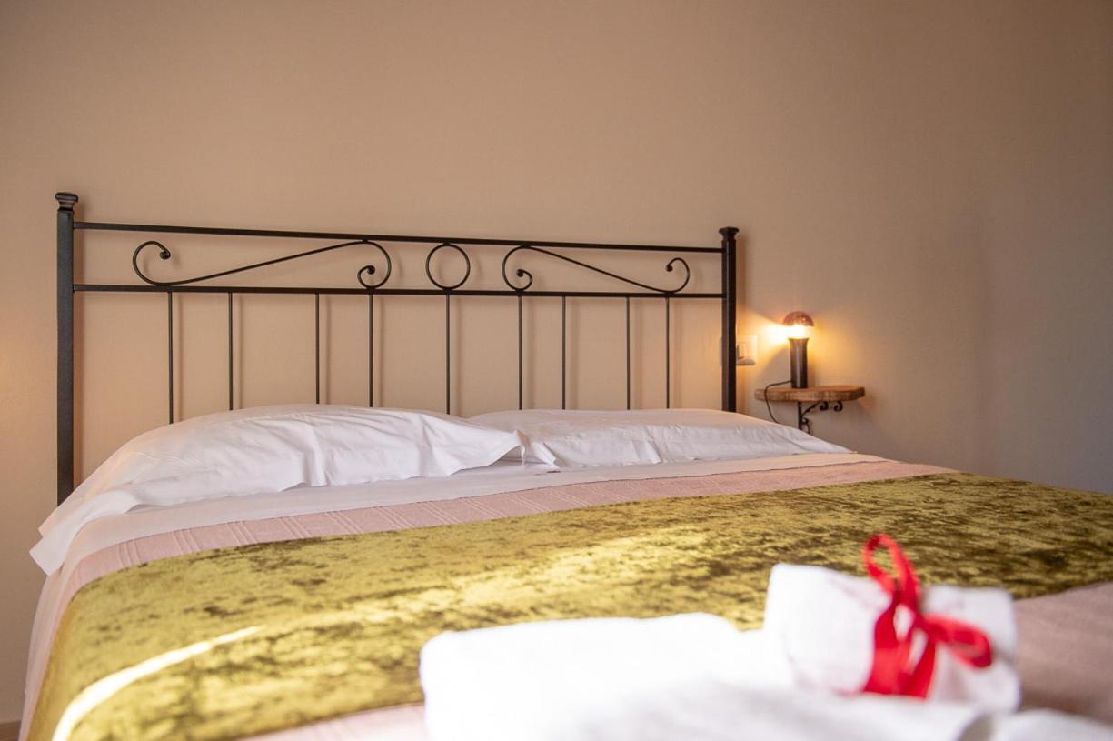 Torre Della Botonta Bed & Breakfast Castel Ritaldi Bagian luar foto