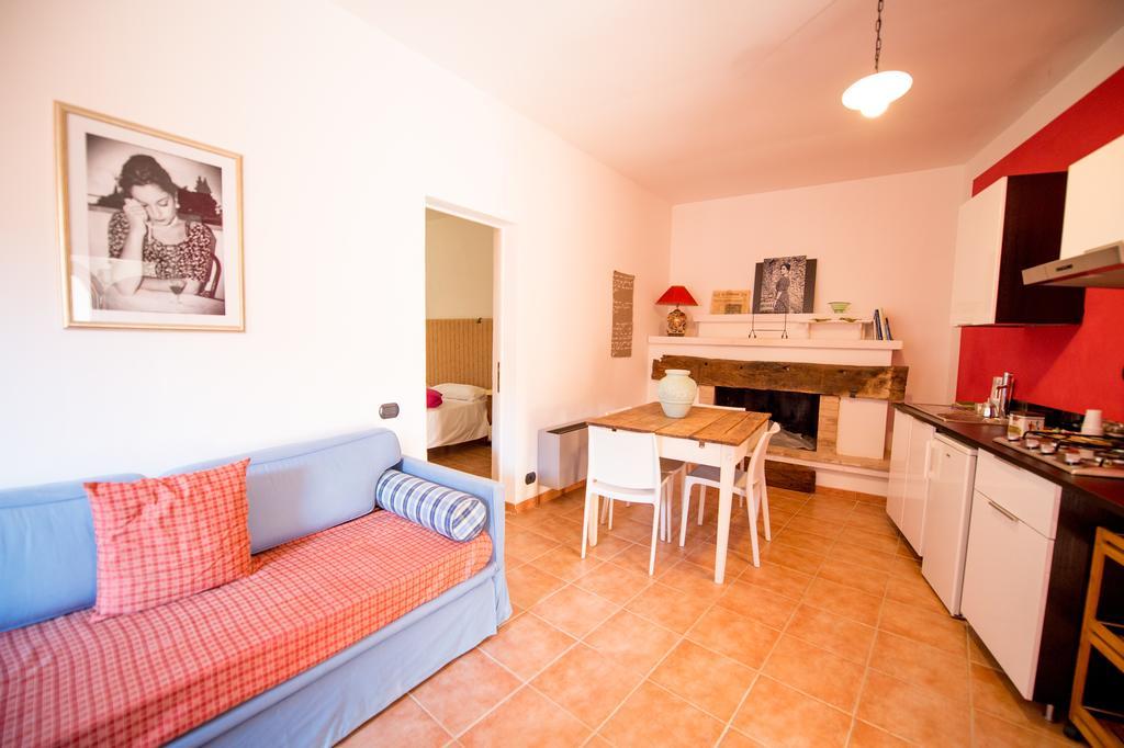 Torre Della Botonta Bed & Breakfast Castel Ritaldi Ruang foto