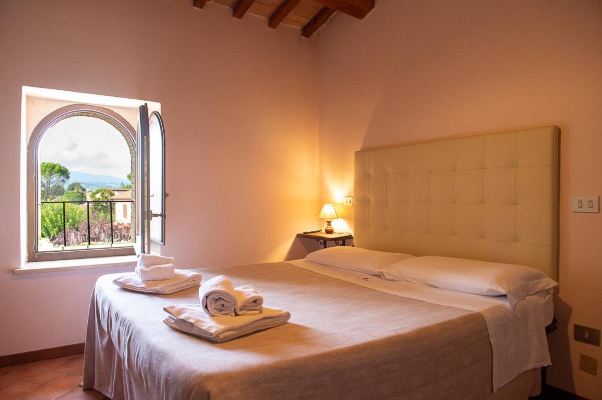 Torre Della Botonta Bed & Breakfast Castel Ritaldi Bagian luar foto