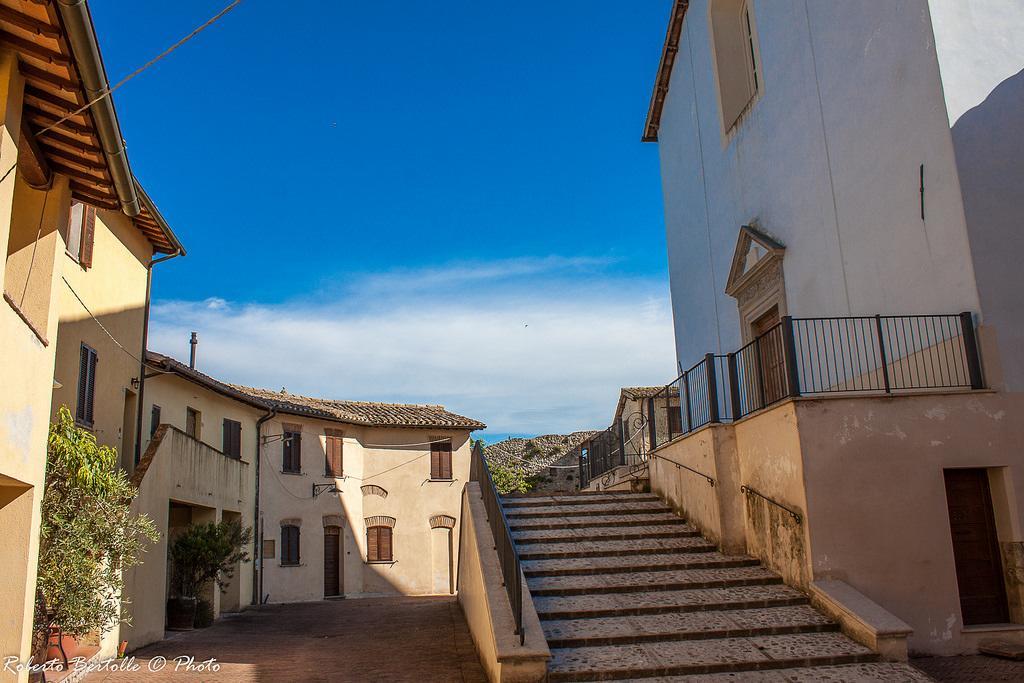 Torre Della Botonta Bed & Breakfast Castel Ritaldi Bagian luar foto