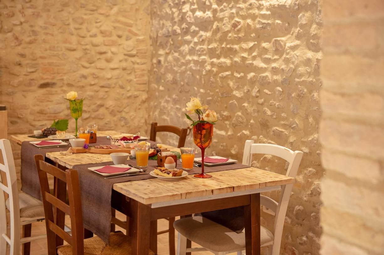 Torre Della Botonta Bed & Breakfast Castel Ritaldi Bagian luar foto