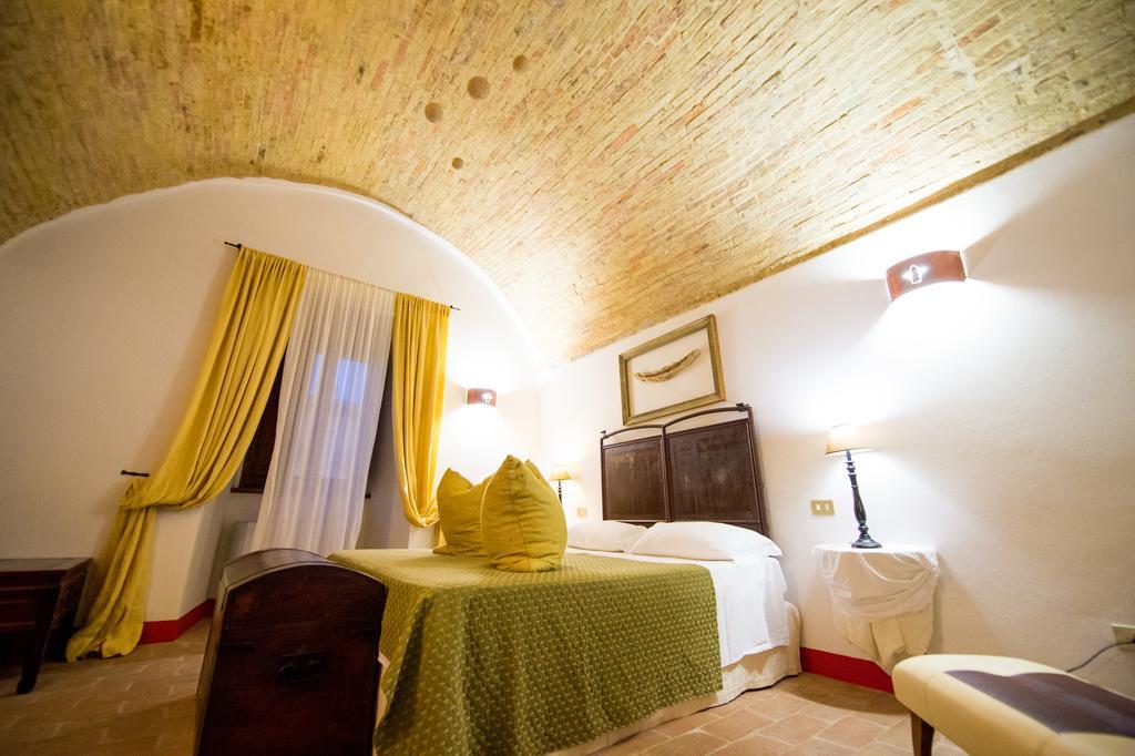 Torre Della Botonta Bed & Breakfast Castel Ritaldi Ruang foto