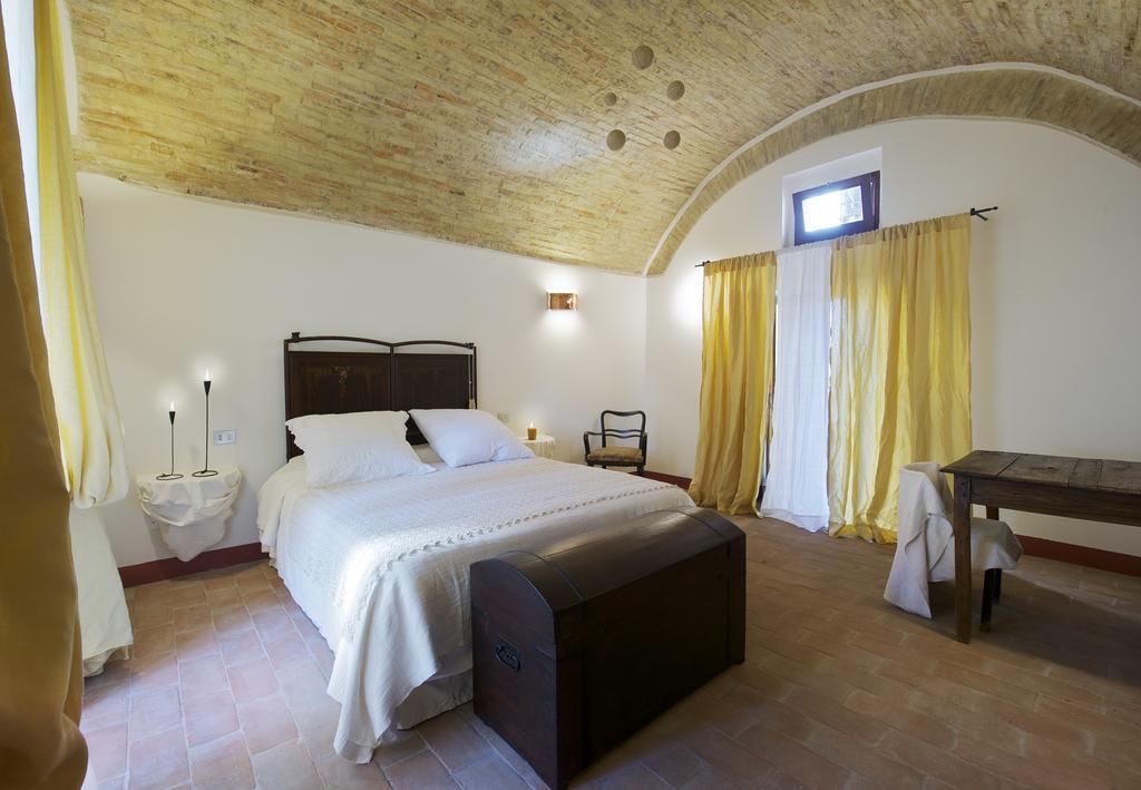 Torre Della Botonta Bed & Breakfast Castel Ritaldi Ruang foto