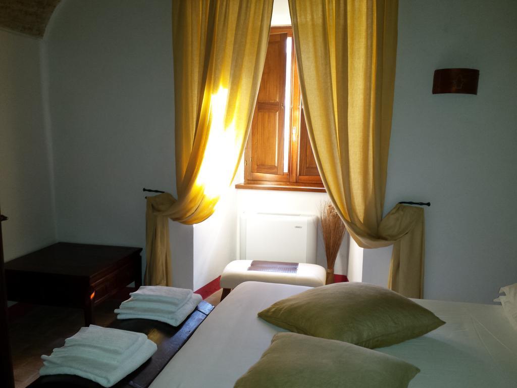 Torre Della Botonta Bed & Breakfast Castel Ritaldi Ruang foto