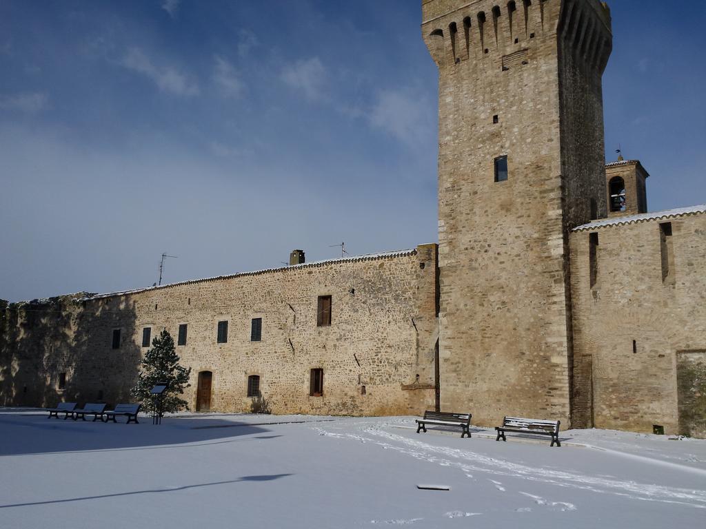 Torre Della Botonta Bed & Breakfast Castel Ritaldi Bagian luar foto