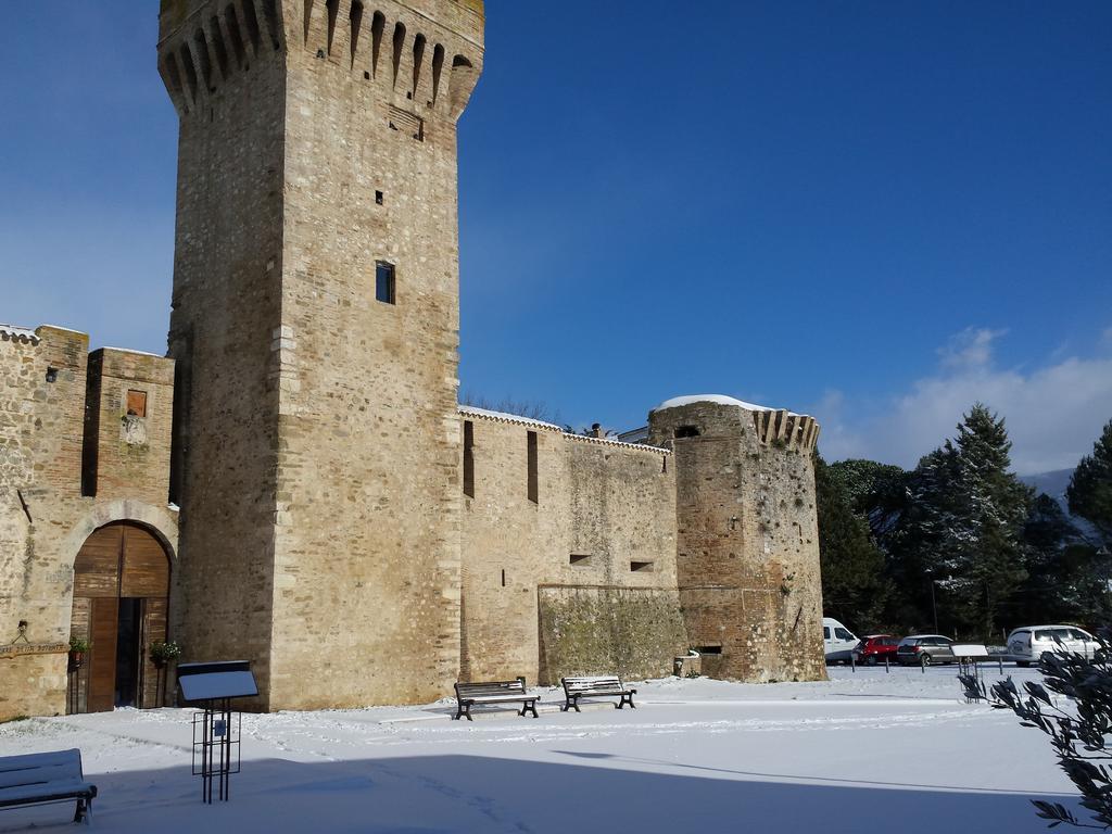 Torre Della Botonta Bed & Breakfast Castel Ritaldi Bagian luar foto