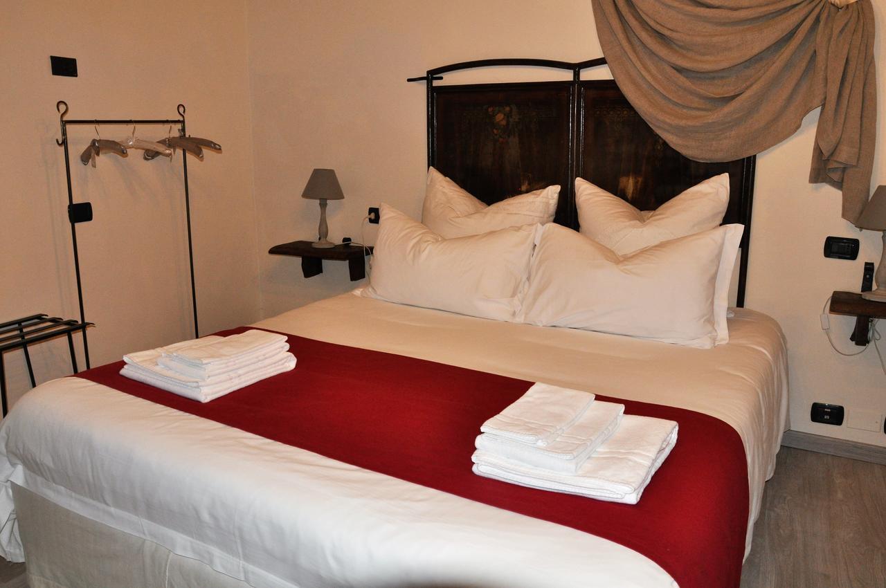 Torre Della Botonta Bed & Breakfast Castel Ritaldi Bagian luar foto
