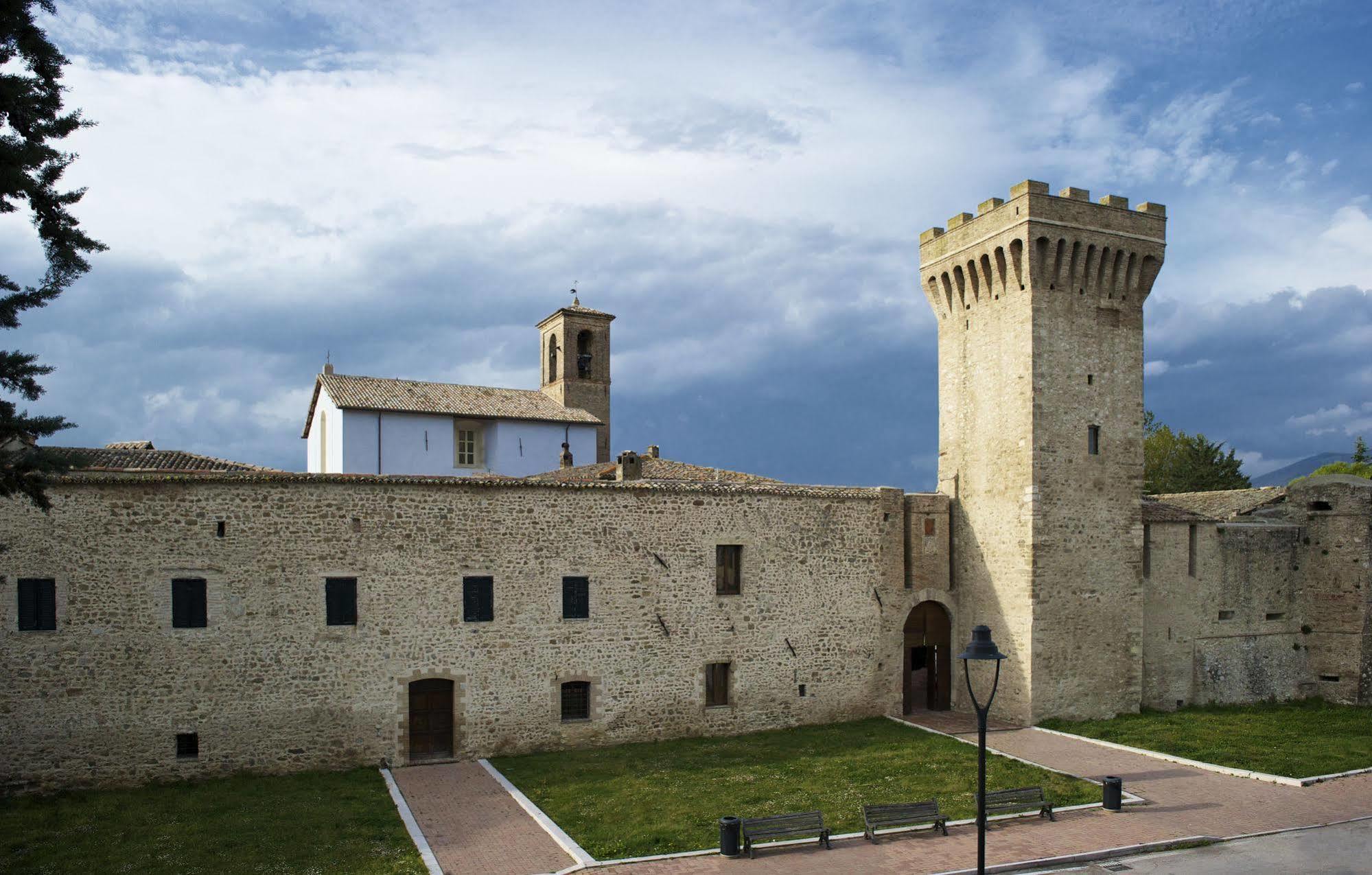 Torre Della Botonta Bed & Breakfast Castel Ritaldi Bagian luar foto